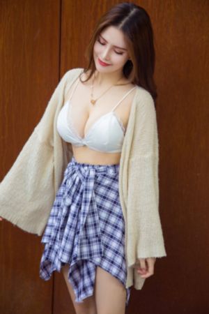 年轻女教师2在线播放_BD高清视频观看